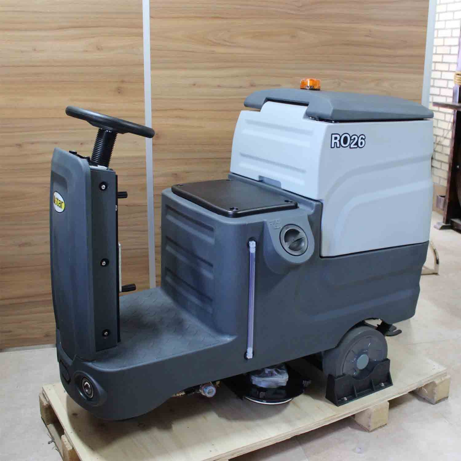 اسکرابر سرنشین‌دار STARRO26