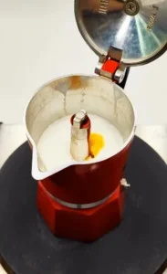 قهوه ساز بیالتی قرمز